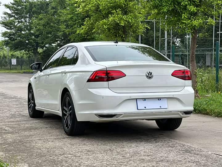 Photo 6 - Volkswagen Lamando L