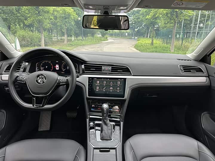 Photo 8 - Volkswagen Lamando L