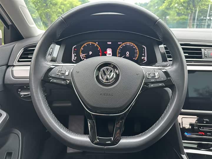 Photo 9 - Volkswagen Lamando L