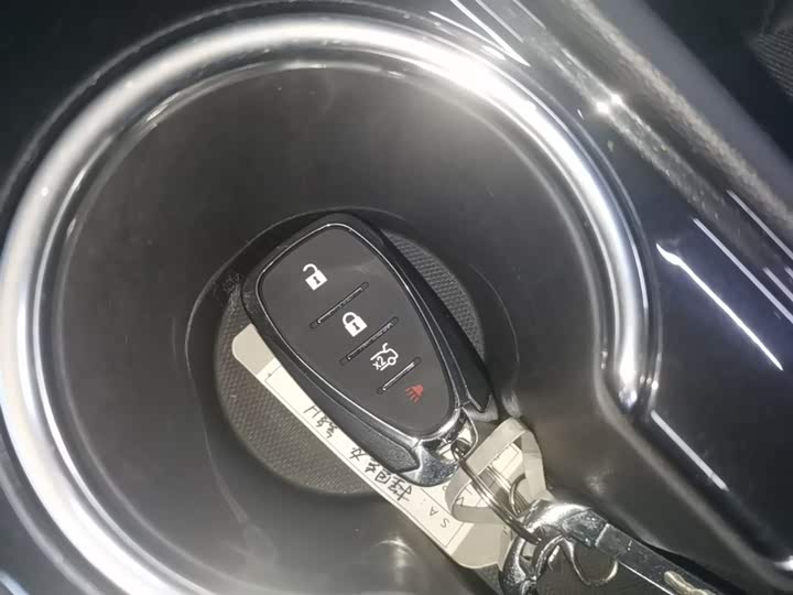 Фото 9 - Chevrolet Equinox