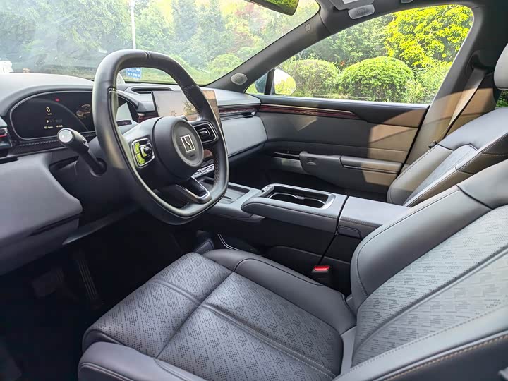 Zeekr 7X 2025 2025款 100kWh 长续航四驱智驾版