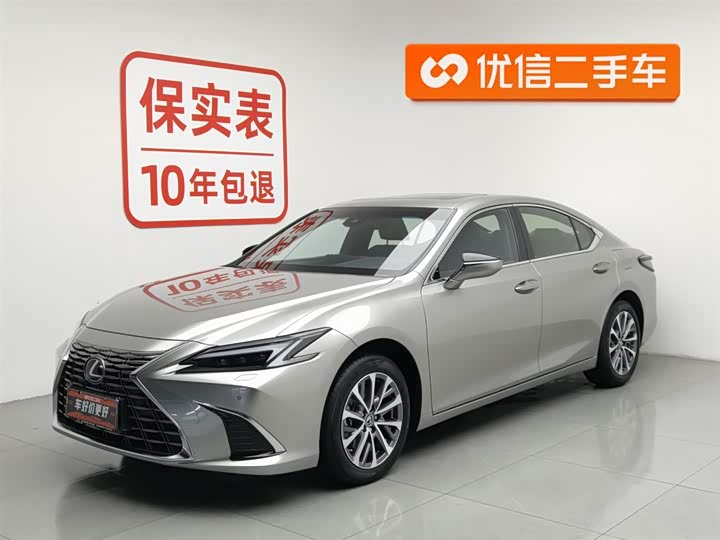 Фото 1 - Lexus ES