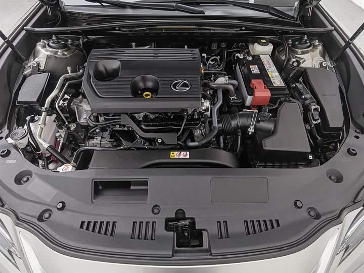 Фото 6 - Lexus ES
