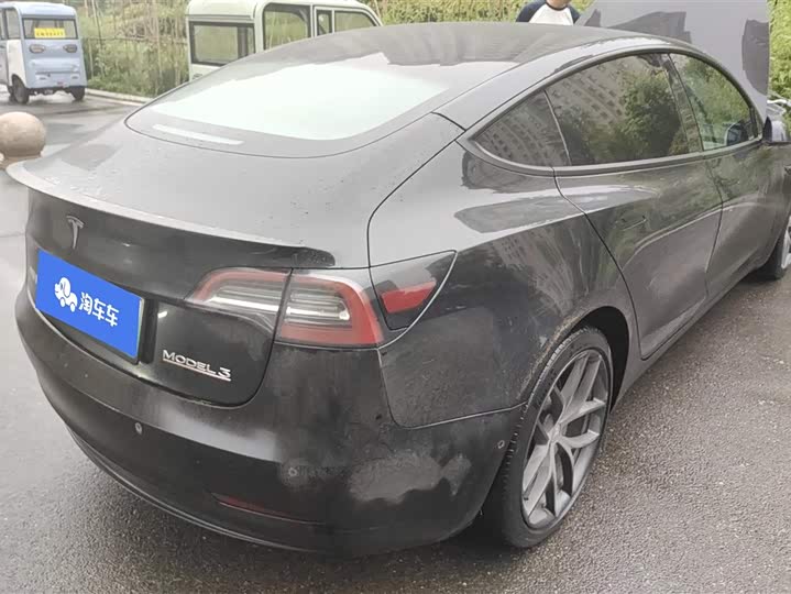 Фото 3 - Tesla Model 3