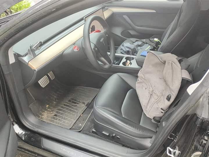 Фото 9 - Tesla Model 3