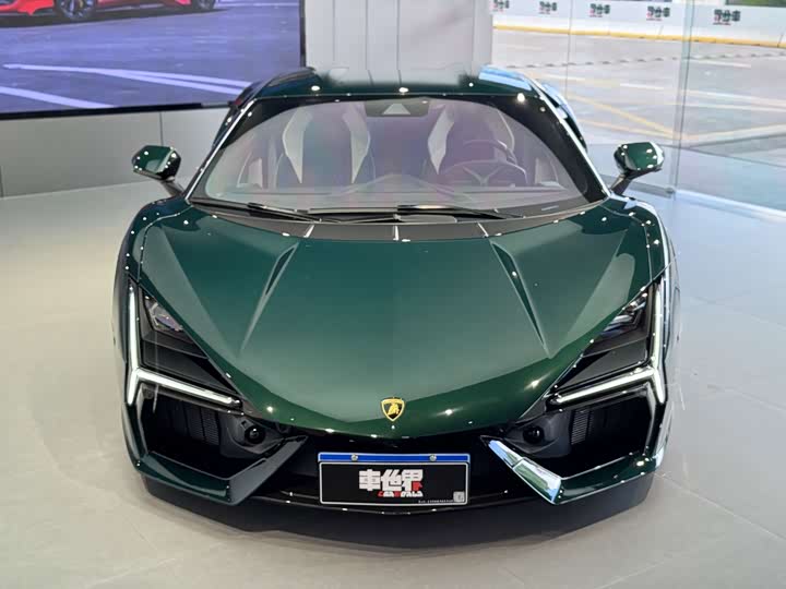 2023 Lamborghini Revuelto
