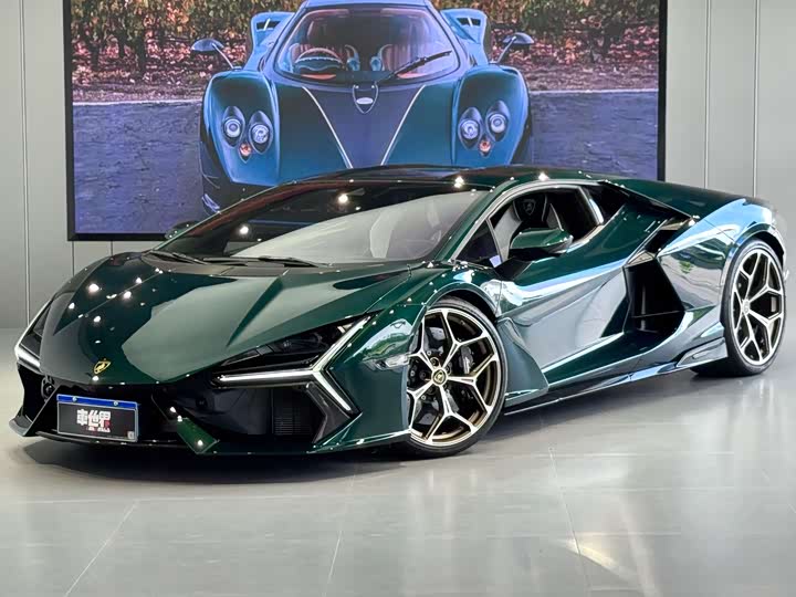 2023 Lamborghini Revuelto