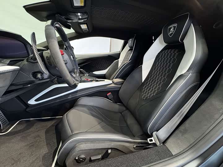 Lamborghini Revuelto 2023 2023款 6.5L PHEV标准版