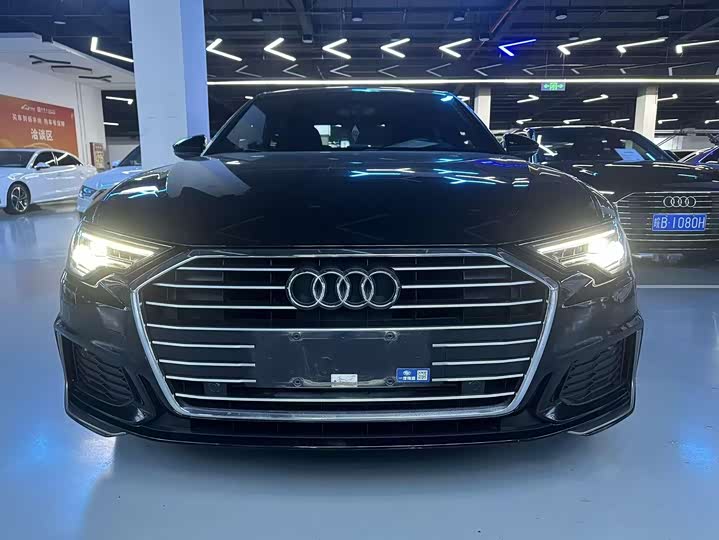 Фото 2 - Audi A6L