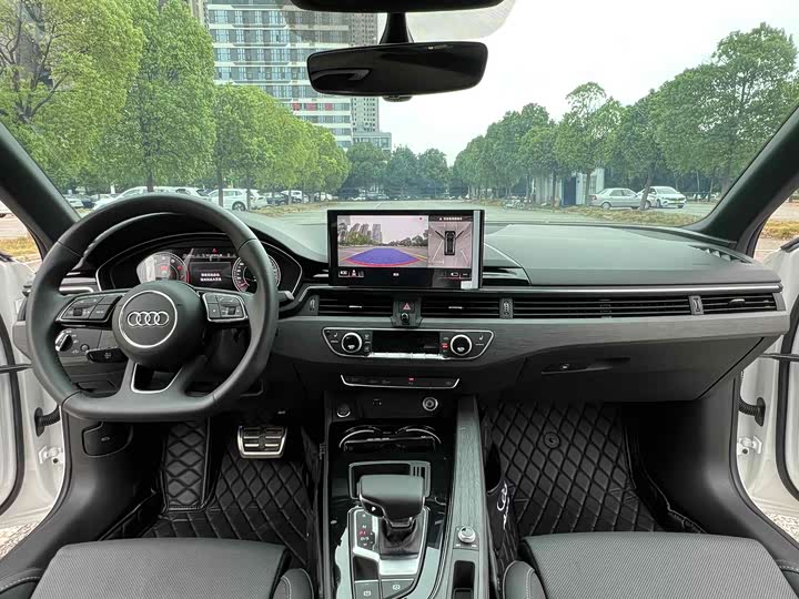 Фото 6 - Audi A4L