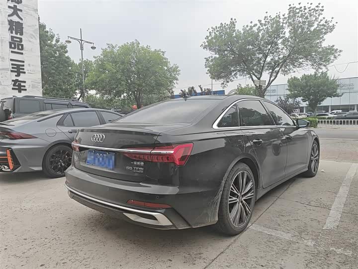 Фото 4 - Audi A6L
