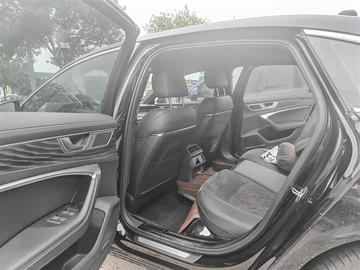 Фото 7 - Audi A6L