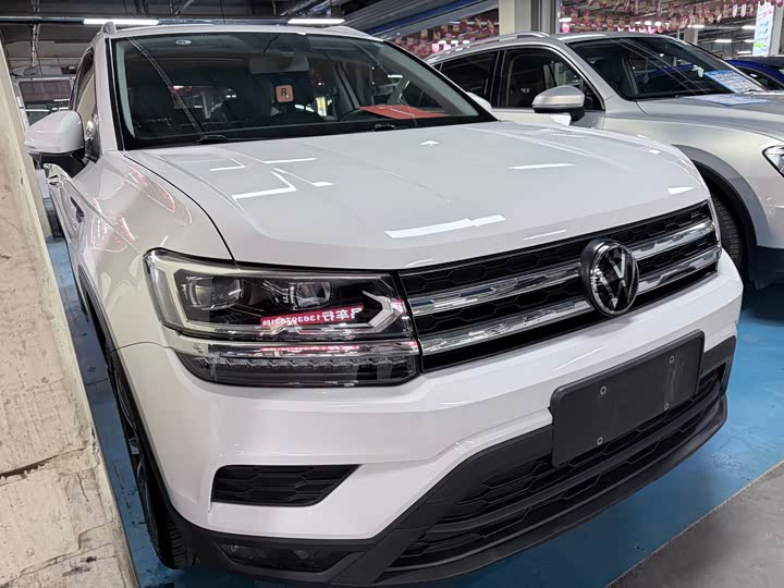 Фото 3 - Volkswagen Tharu