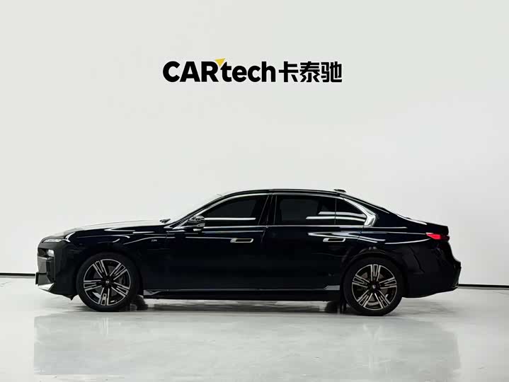 BMW i7 2023 2023款 eDrive50L 领先M运动套装
