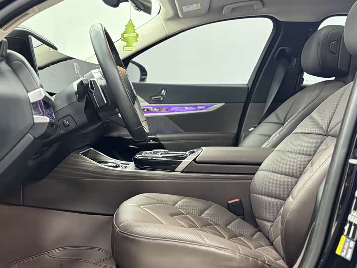 BMW i7 2023 2023款 eDrive50L 领先M运动套装