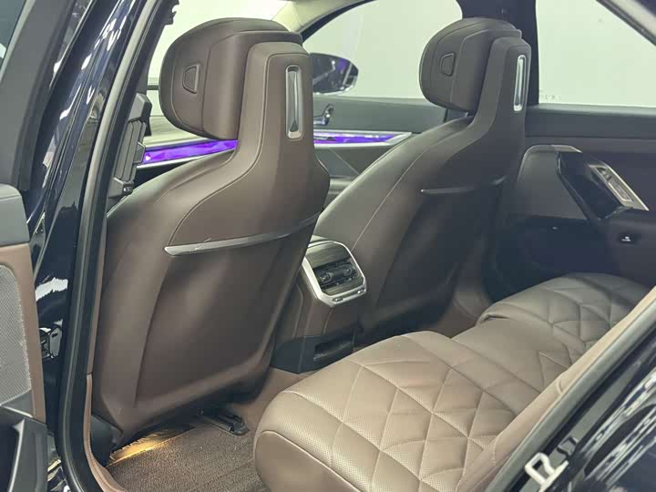 BMW i7 2023 2023款 eDrive50L 领先M运动套装