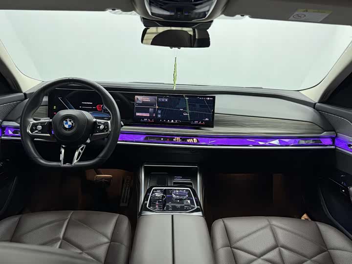 BMW i7 2023 2023款 eDrive50L 领先M运动套装