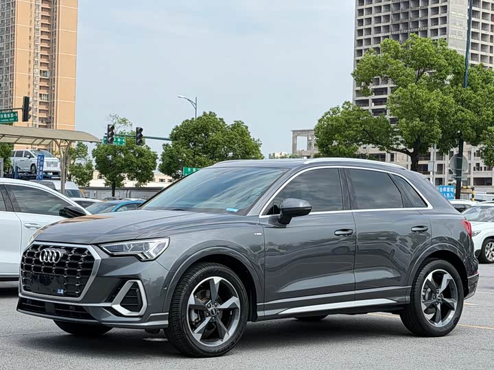 Фото 1 - Audi Q3