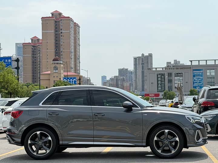 Фото 6 - Audi Q3