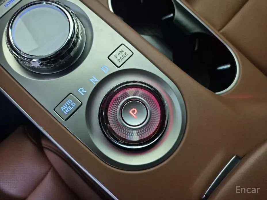 Фото 8 - Genesis GV70