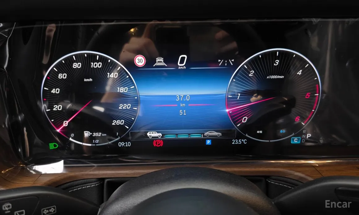Mercedes-Benz G-Class 2024 G450d