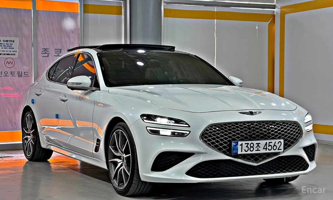 Photo 3 - Genesis G70