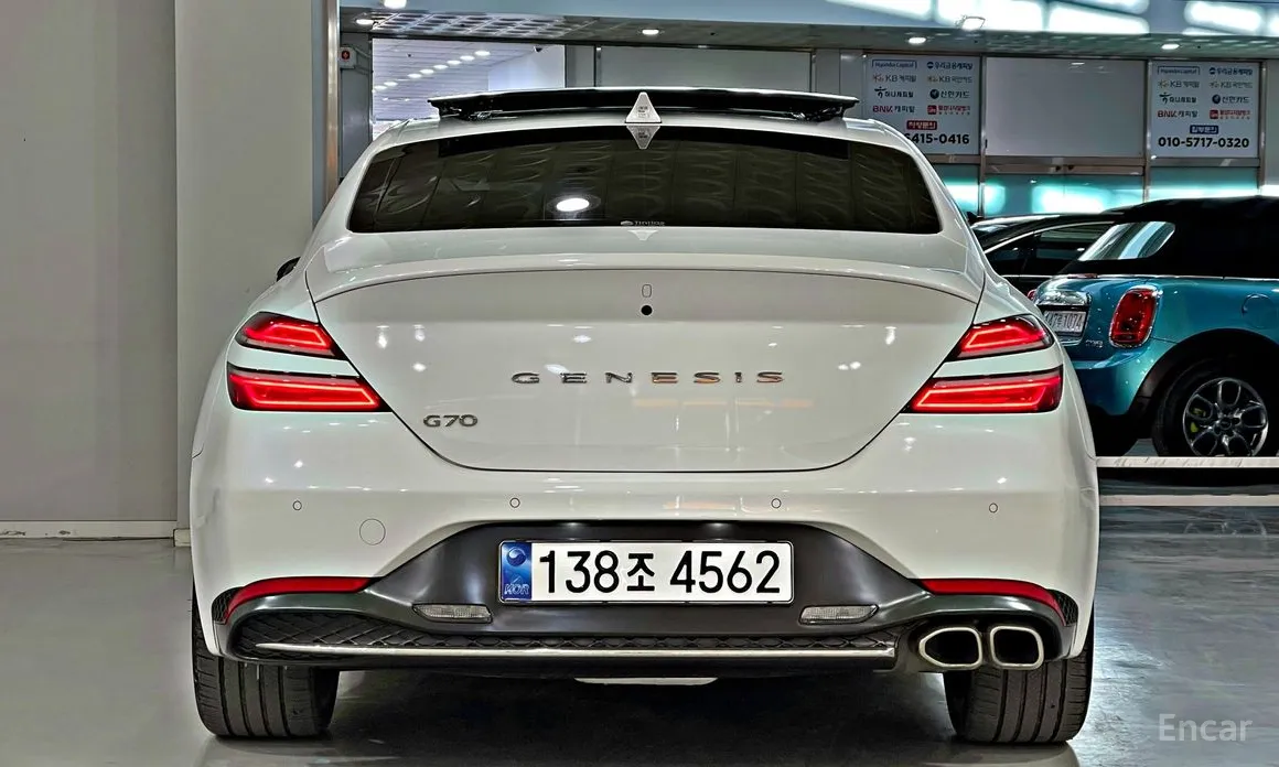Photo 5 - Genesis G70