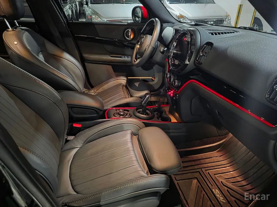 Mini Countryman 2011 JCW Launch Pack