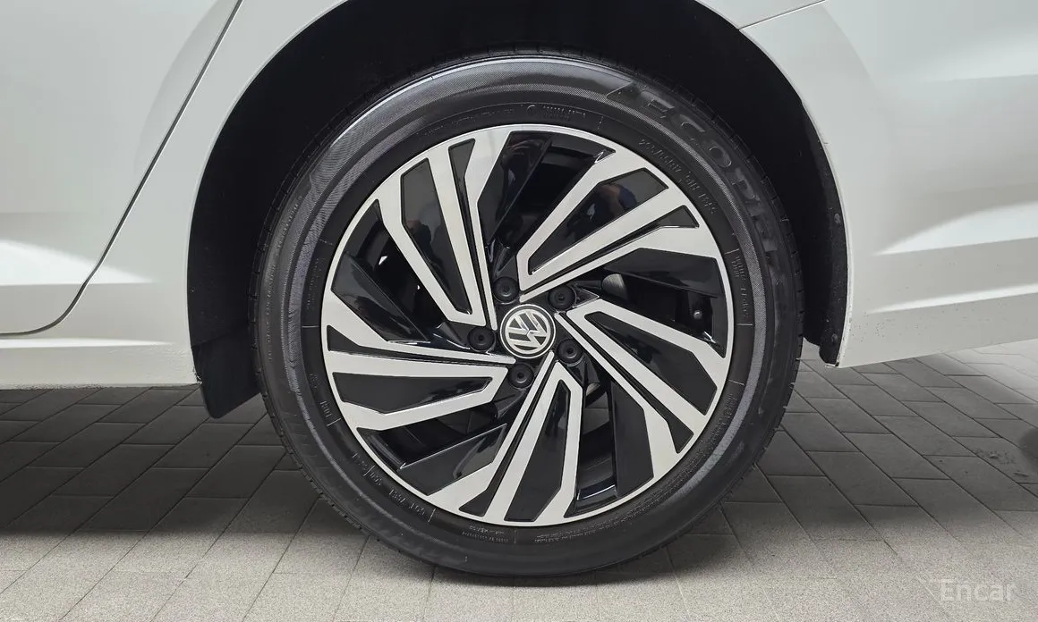 Photo 21 - Volkswagen Jetta