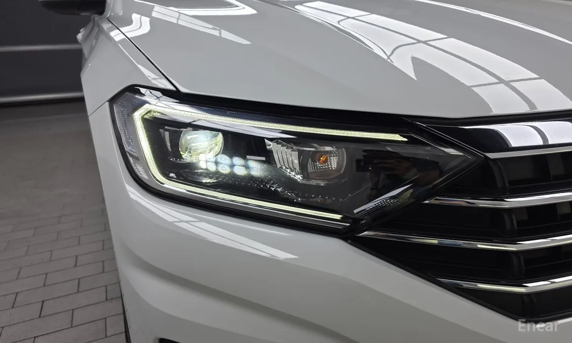 Photo 22 - Volkswagen Jetta