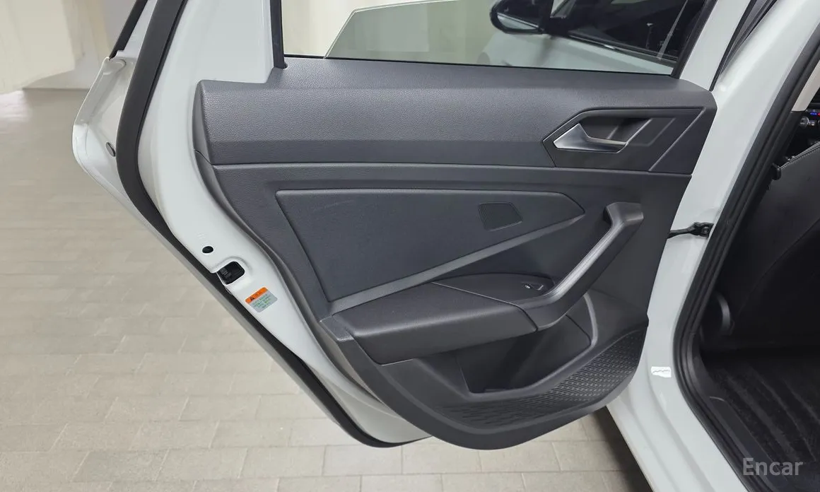 Photo 25 - Volkswagen Jetta