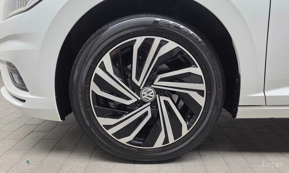 Photo 5 - Volkswagen Jetta