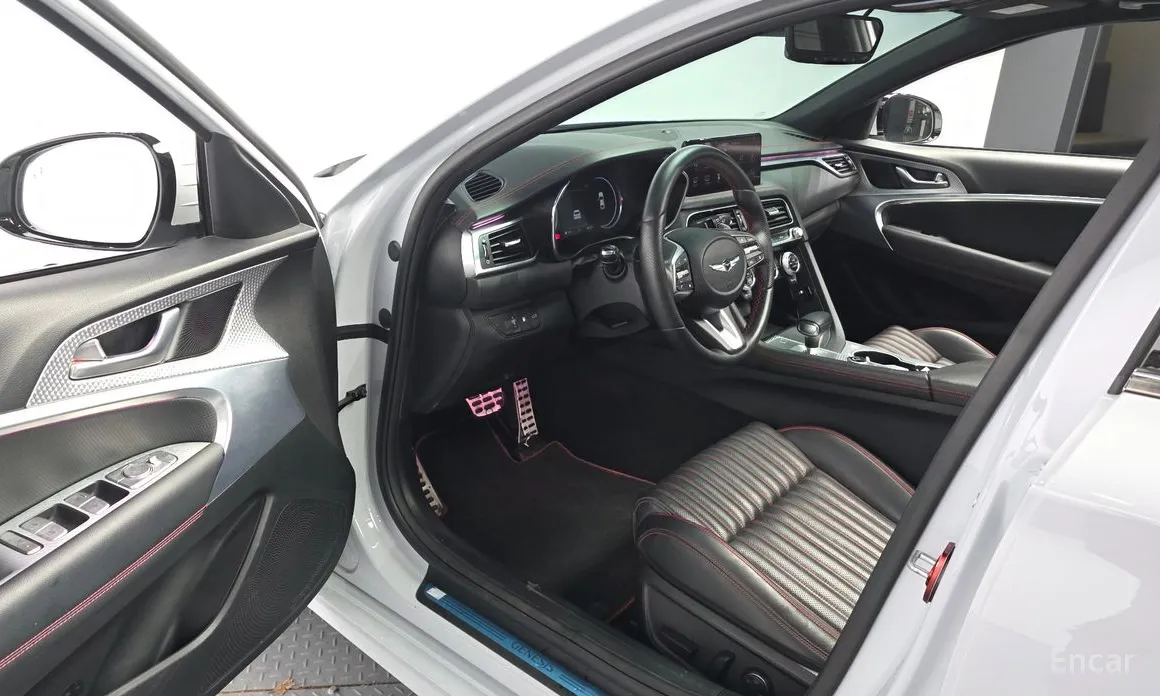 صورة 10 - Genesis G70