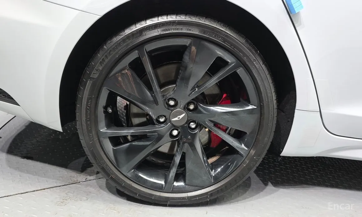 صورة 21 - Genesis G70