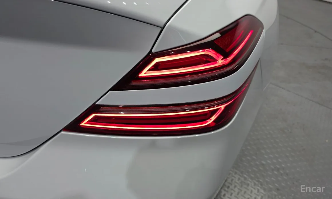 صورة 23 - Genesis G70