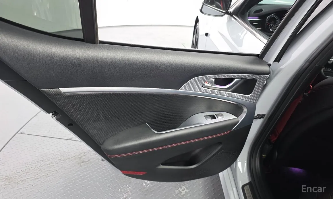 صورة 25 - Genesis G70