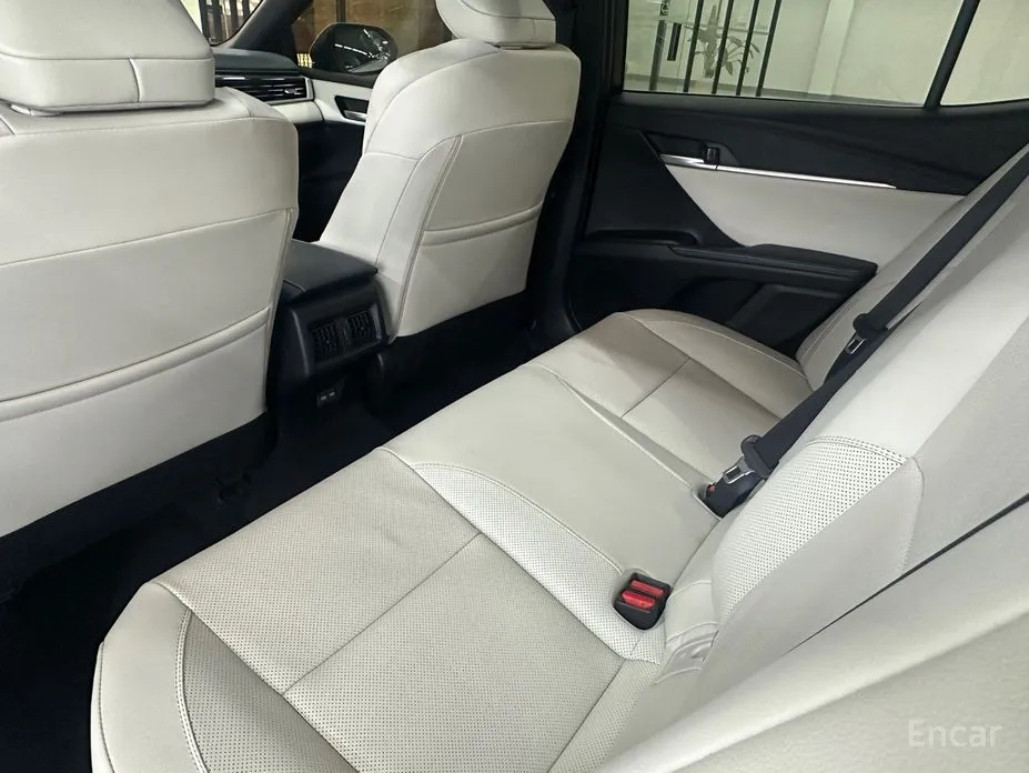 Toyota Camry 2024 2.5 XLE Hybrid
