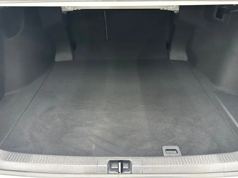 Toyota Camry 2024 2.5 XLE Hybrid