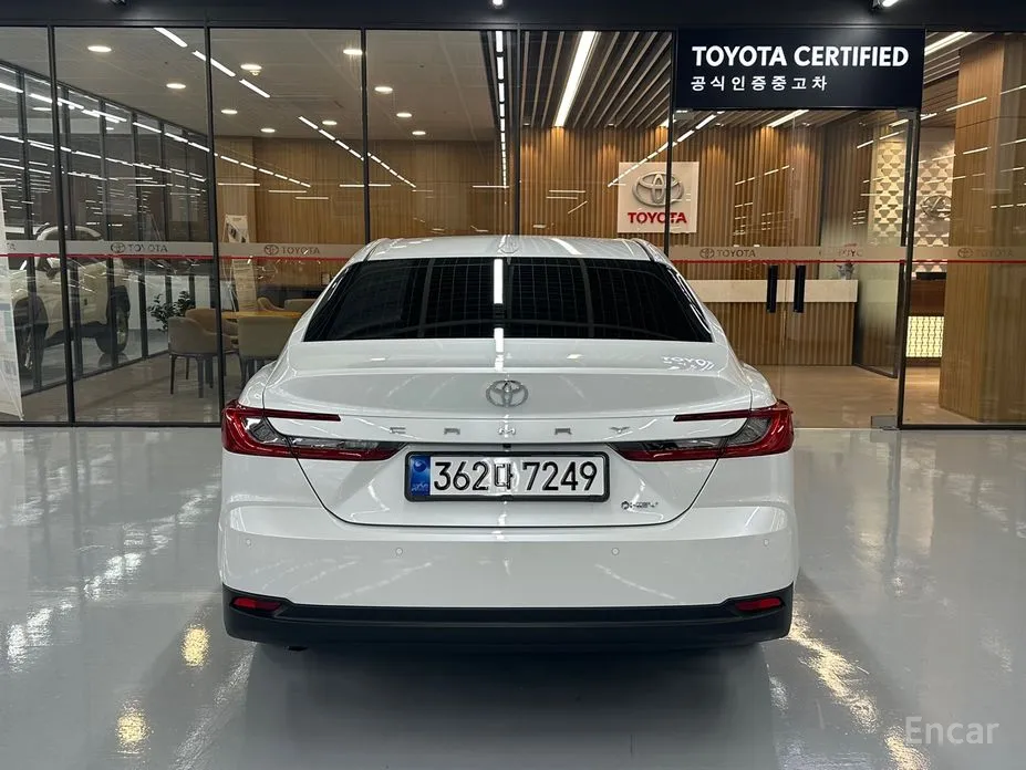 Toyota Camry 2024 2.5 XLE Hybrid