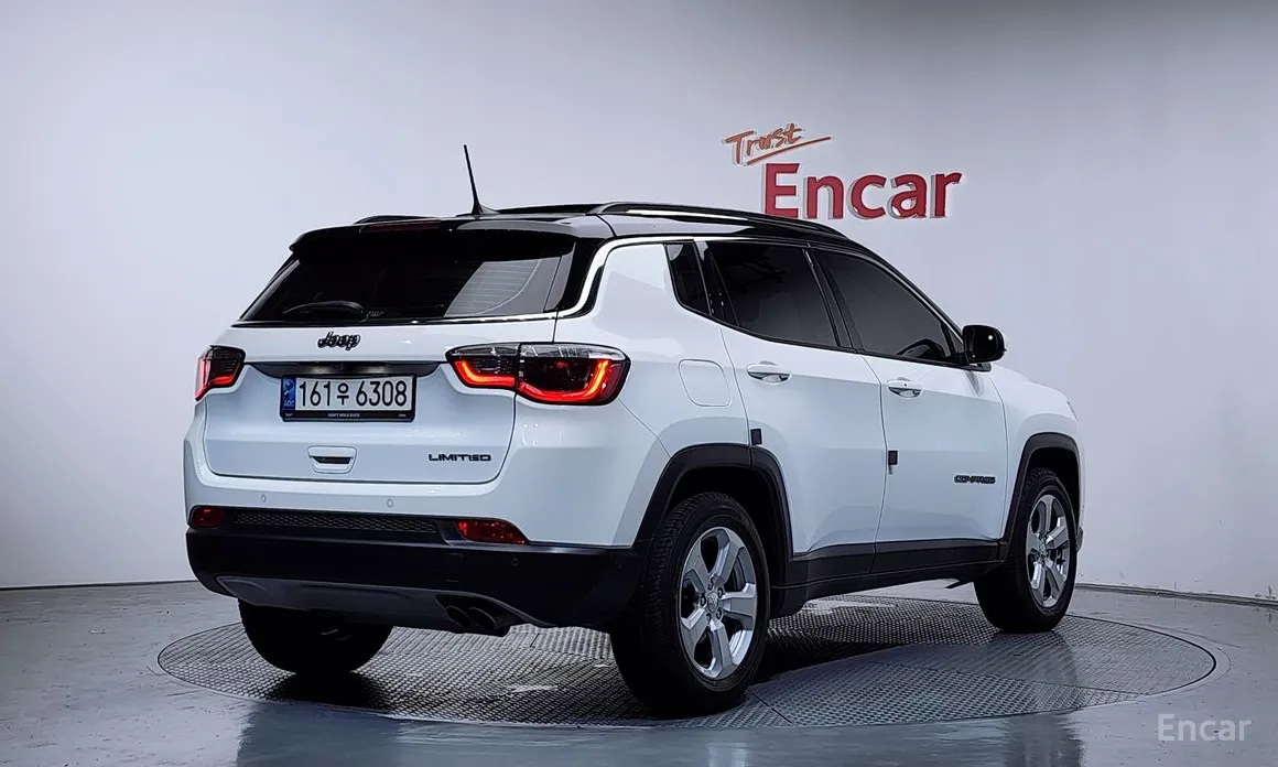 Фото 2 - Jeep Compass