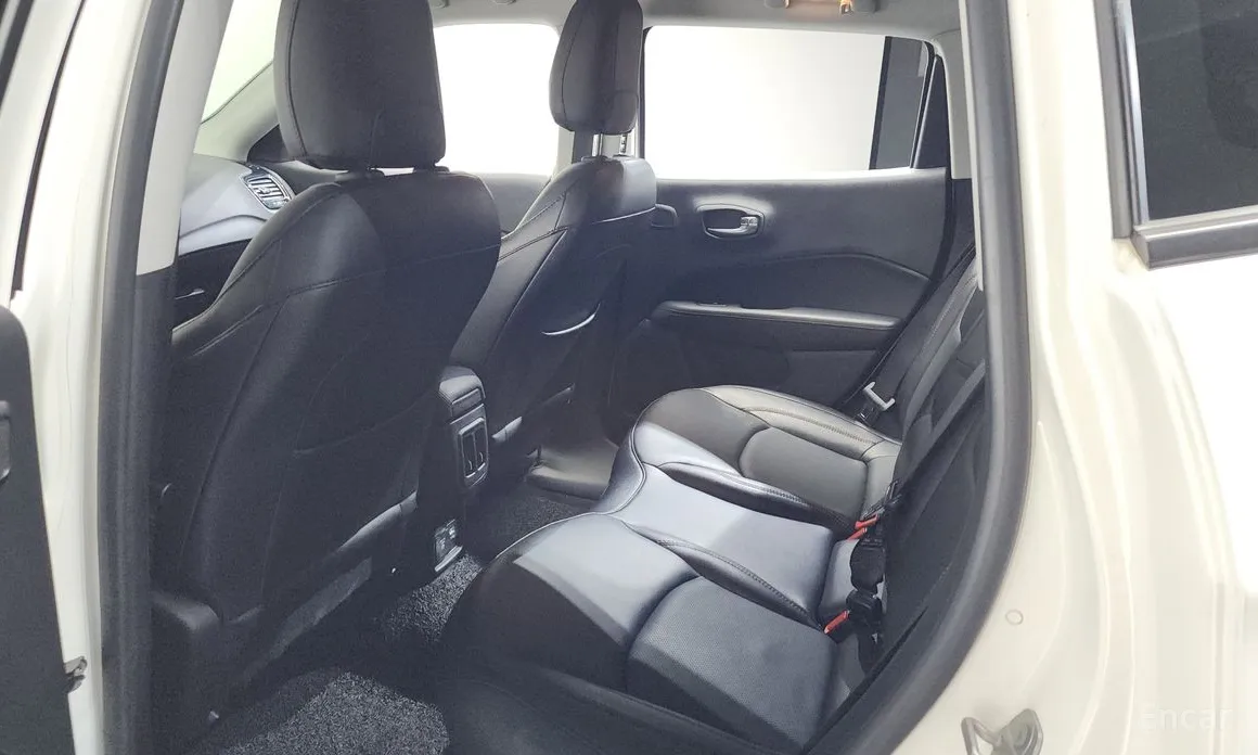 Фото 20 - Jeep Compass