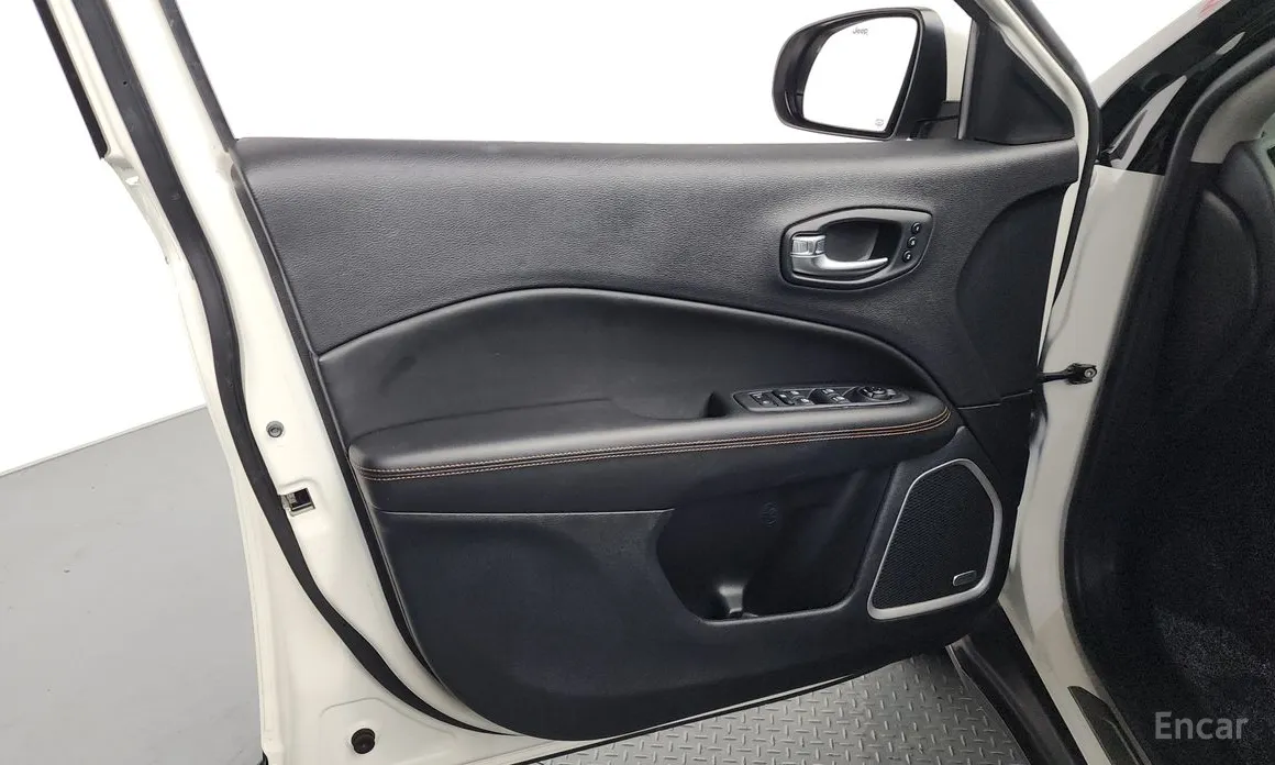 Фото 24 - Jeep Compass