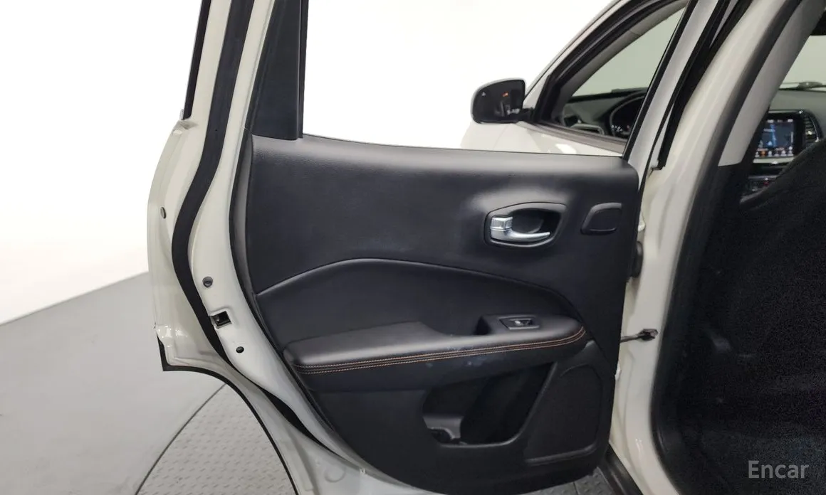 Фото 25 - Jeep Compass