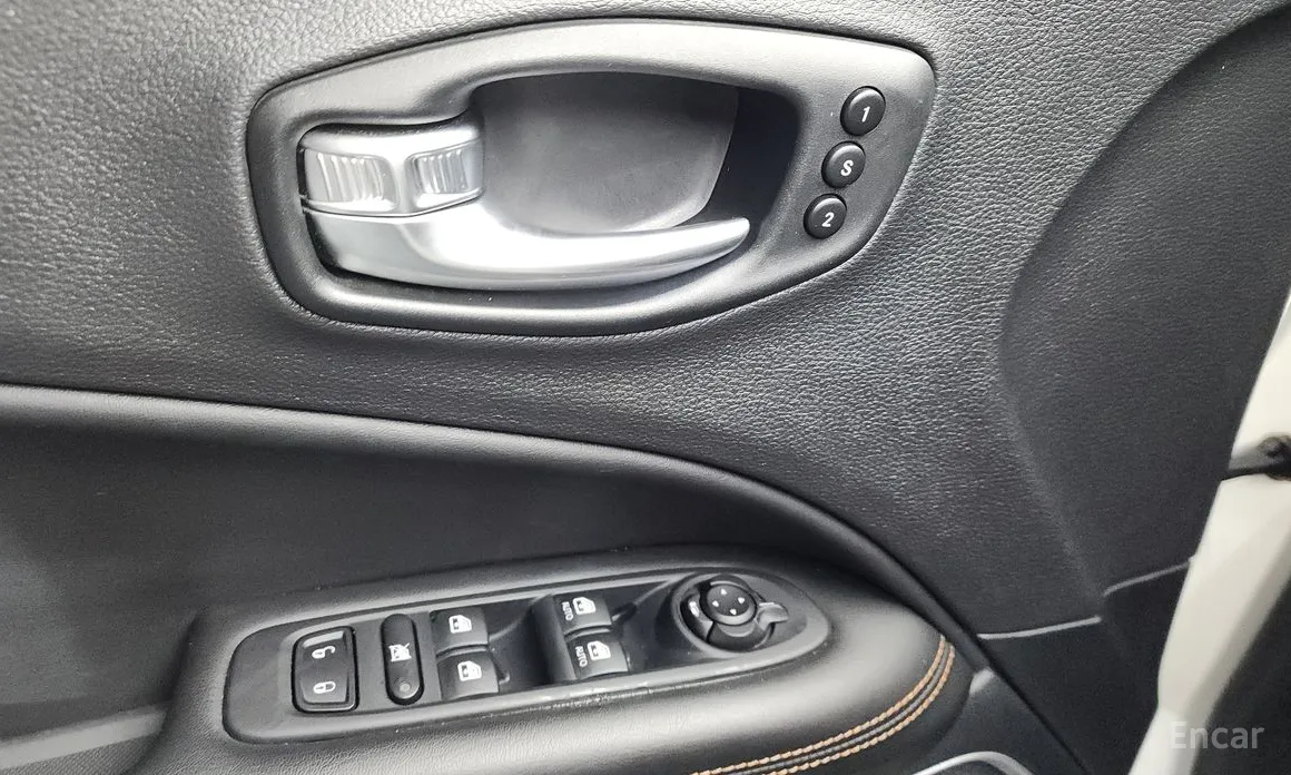 Фото 36 - Jeep Compass