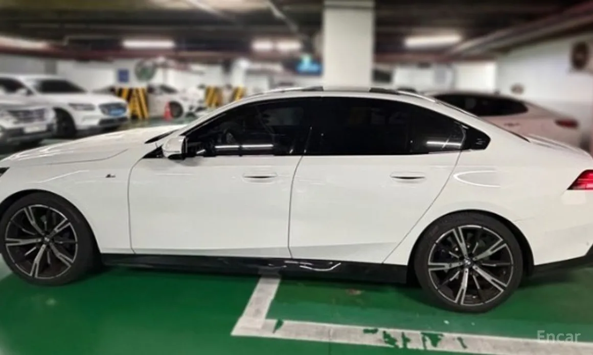 BMW 5 Series 2023 530i xDrive M Sport