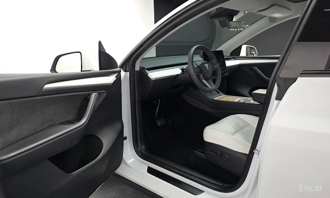 Фото 10 - Tesla Model Y