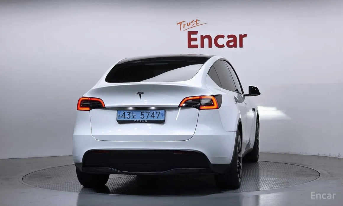 Фото 4 - Tesla Model Y