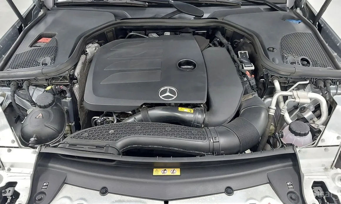 صورة 6 - Mercedes-Benz E-Class