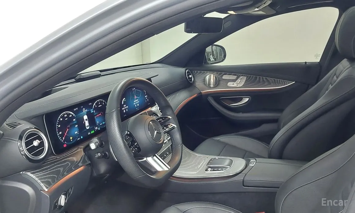 صورة 9 - Mercedes-Benz E-Class