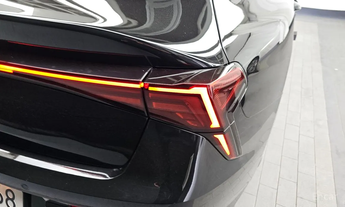 صورة 23 - Kia K5